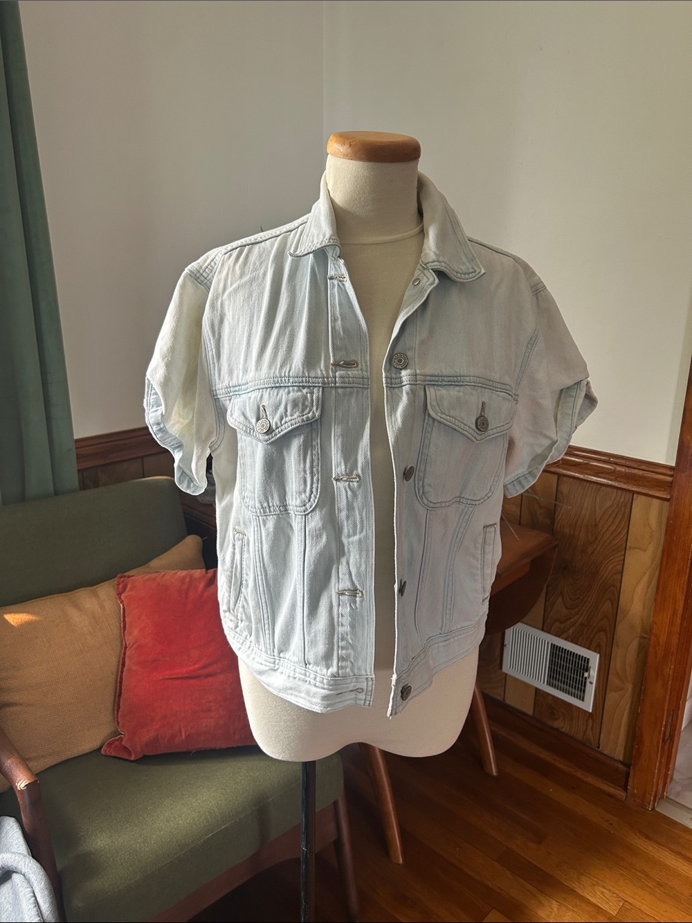 GAP Light Blue Denim Short-Sleeve Jean Jacket